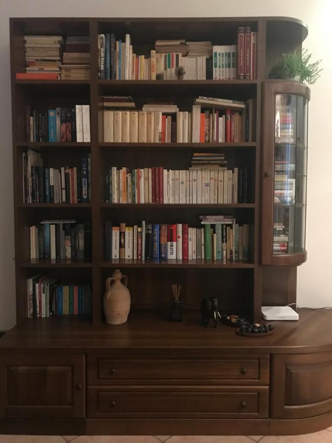 La Casa Del Melograno Apartment Алба Екстериор снимка