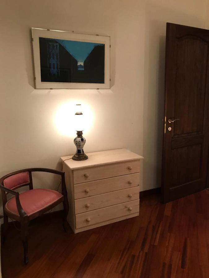 La Casa Del Melograno Apartment Алба Екстериор снимка