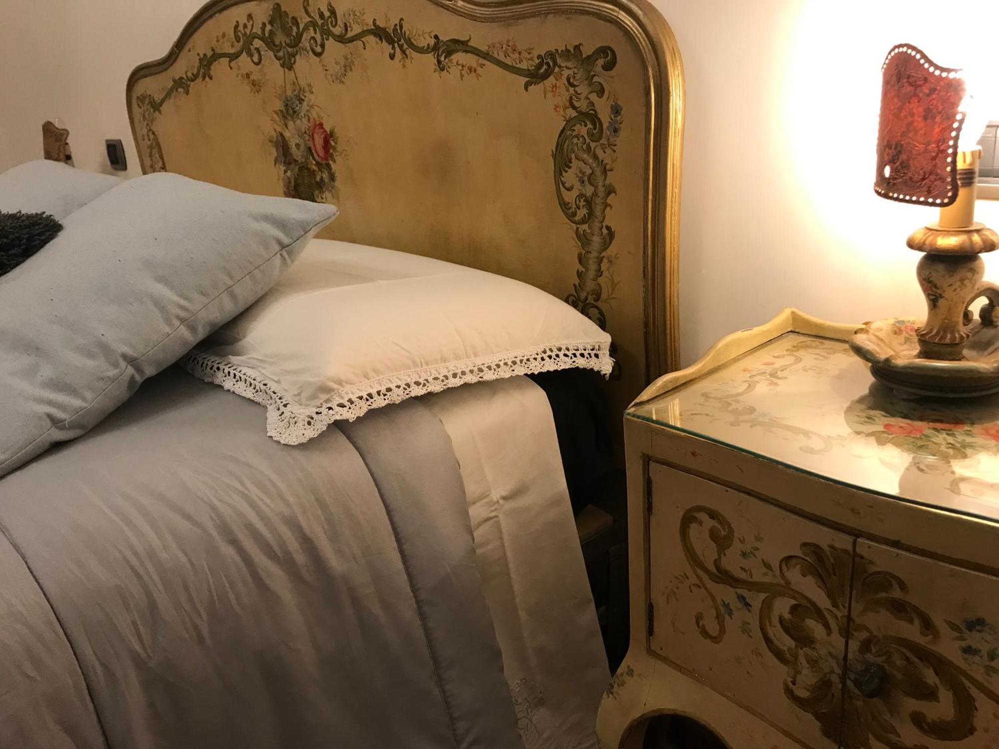 La Casa Del Melograno Apartment Алба Екстериор снимка